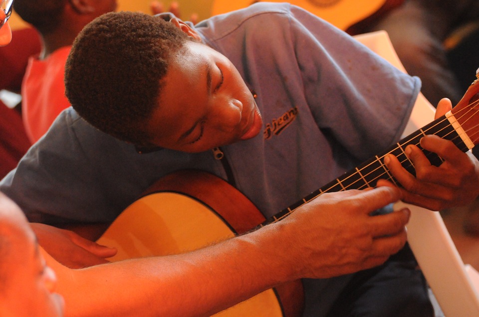 Top Reasons to Enroll Your Children for Music Lessons